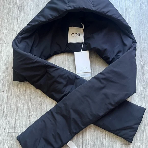 COS black Puffer Hooded scarf - Picture 1 of 3